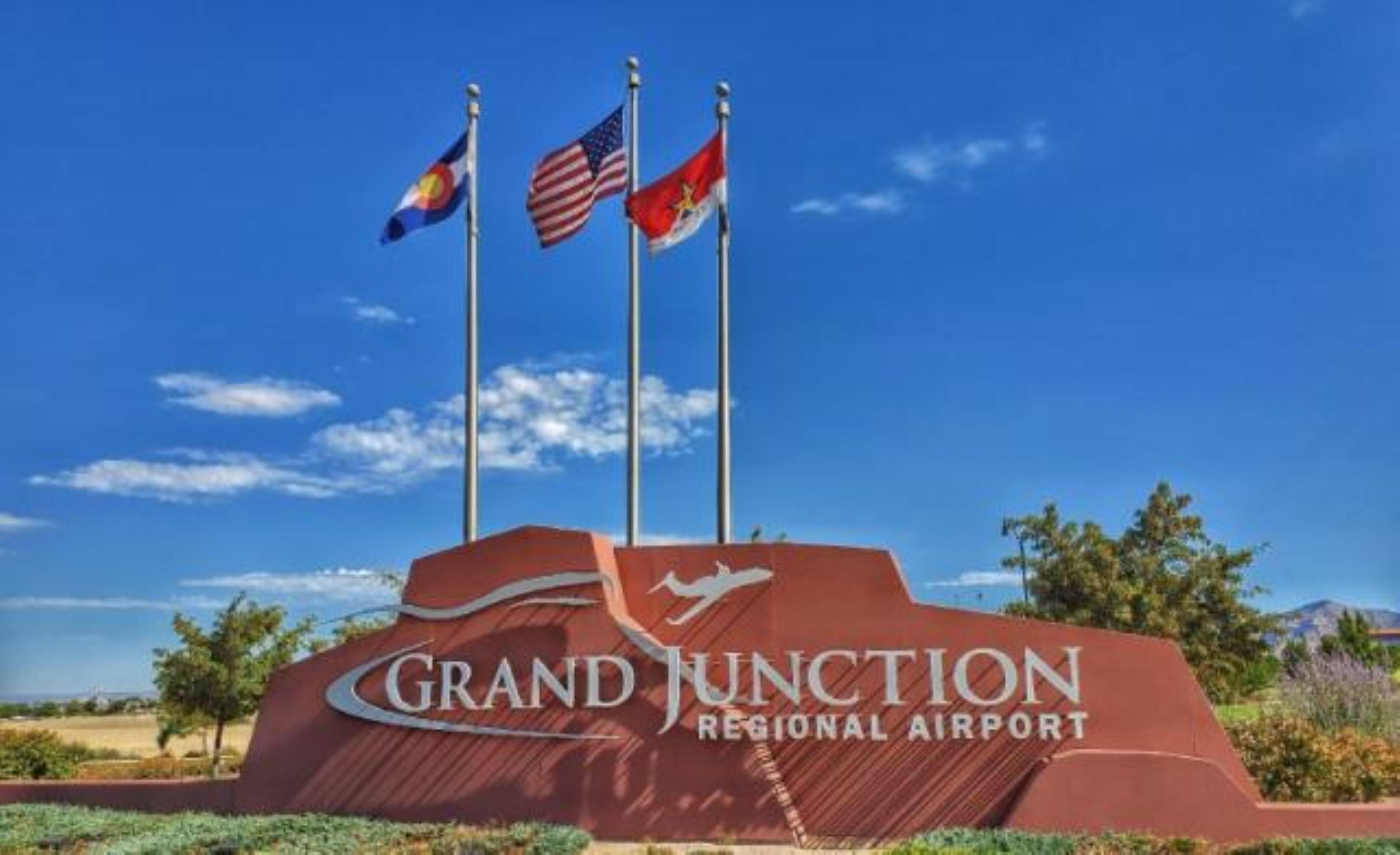 Holiday Inn Hotel & Suites Grand Junction-Airport By Ihg Exterior photo